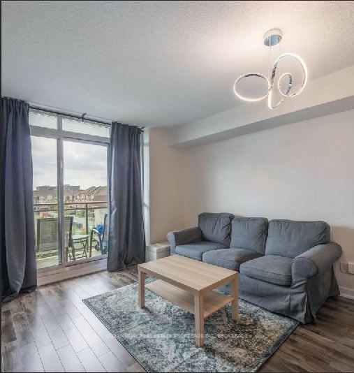 120 Dallimore Circ, #423