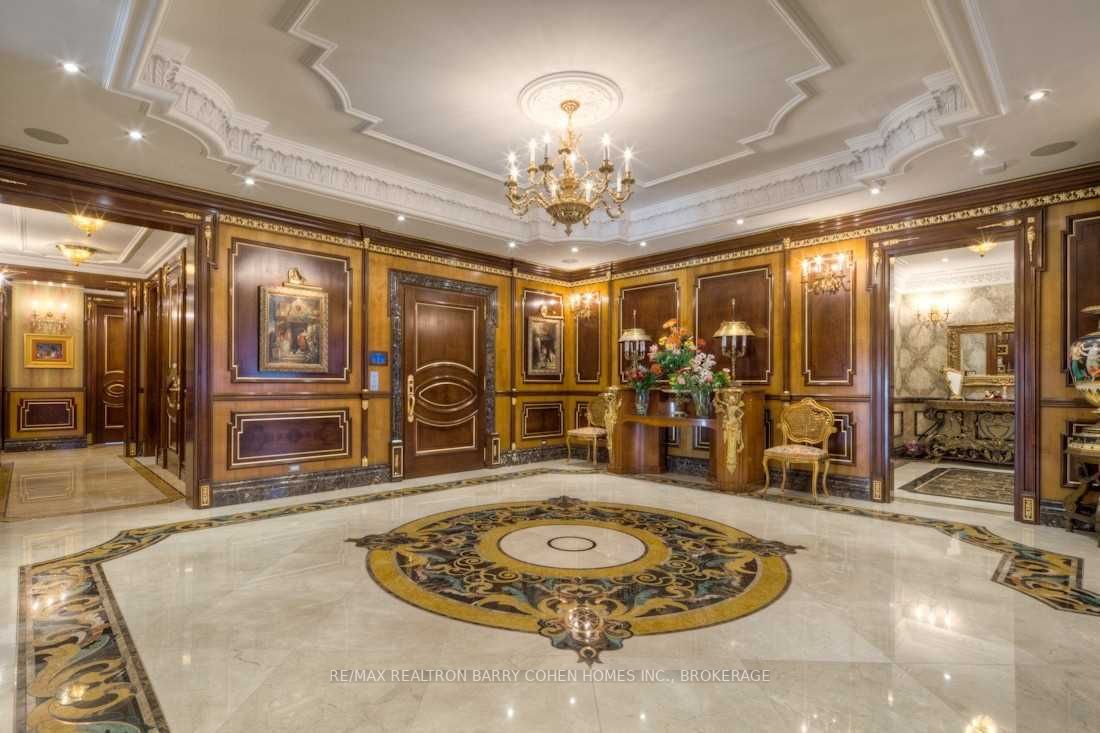118 Yorkville Ave, #703