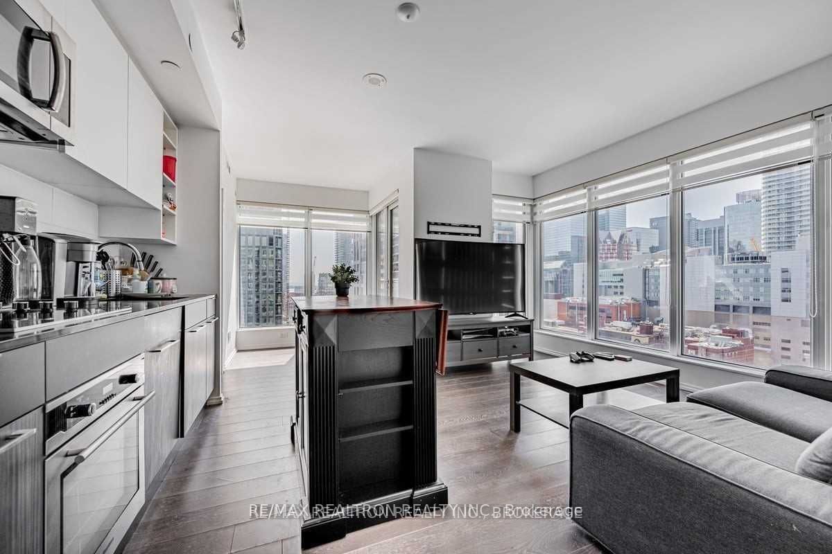 68 Shuter St, #2305