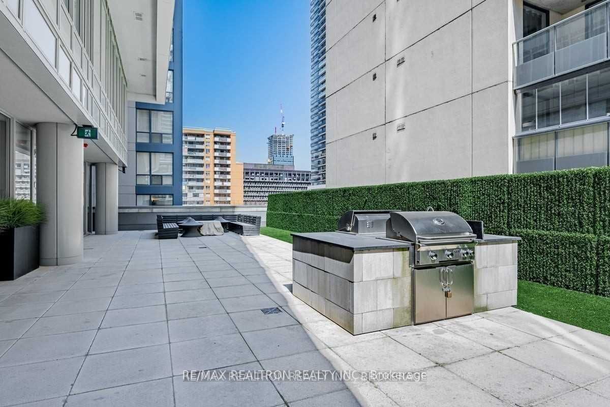 68 Shuter St, #2305