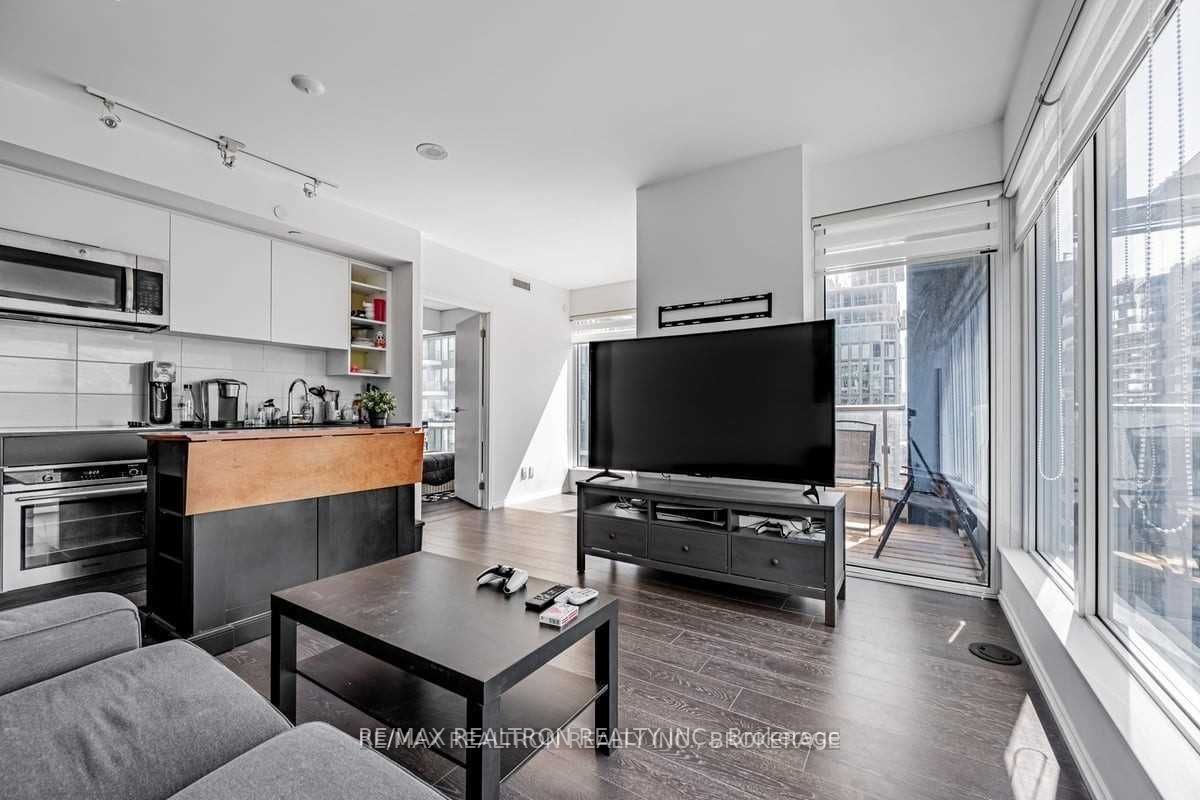 68 Shuter St, #2305