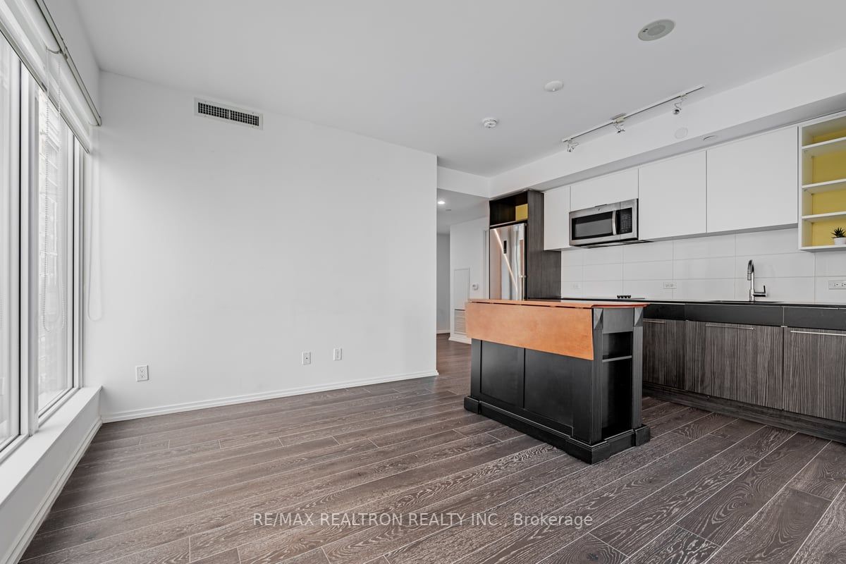 68 Shuter St, #2305