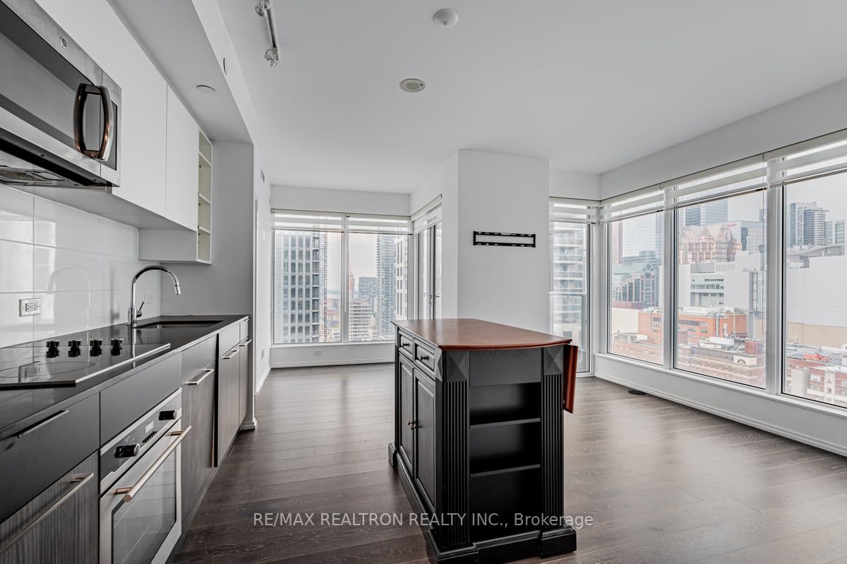 68 Shuter St, #2305
