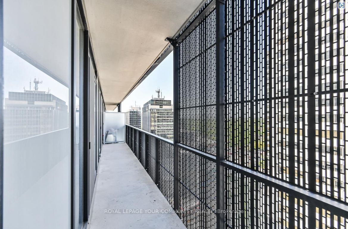 8 Eglinton Ave E Ave, #1205