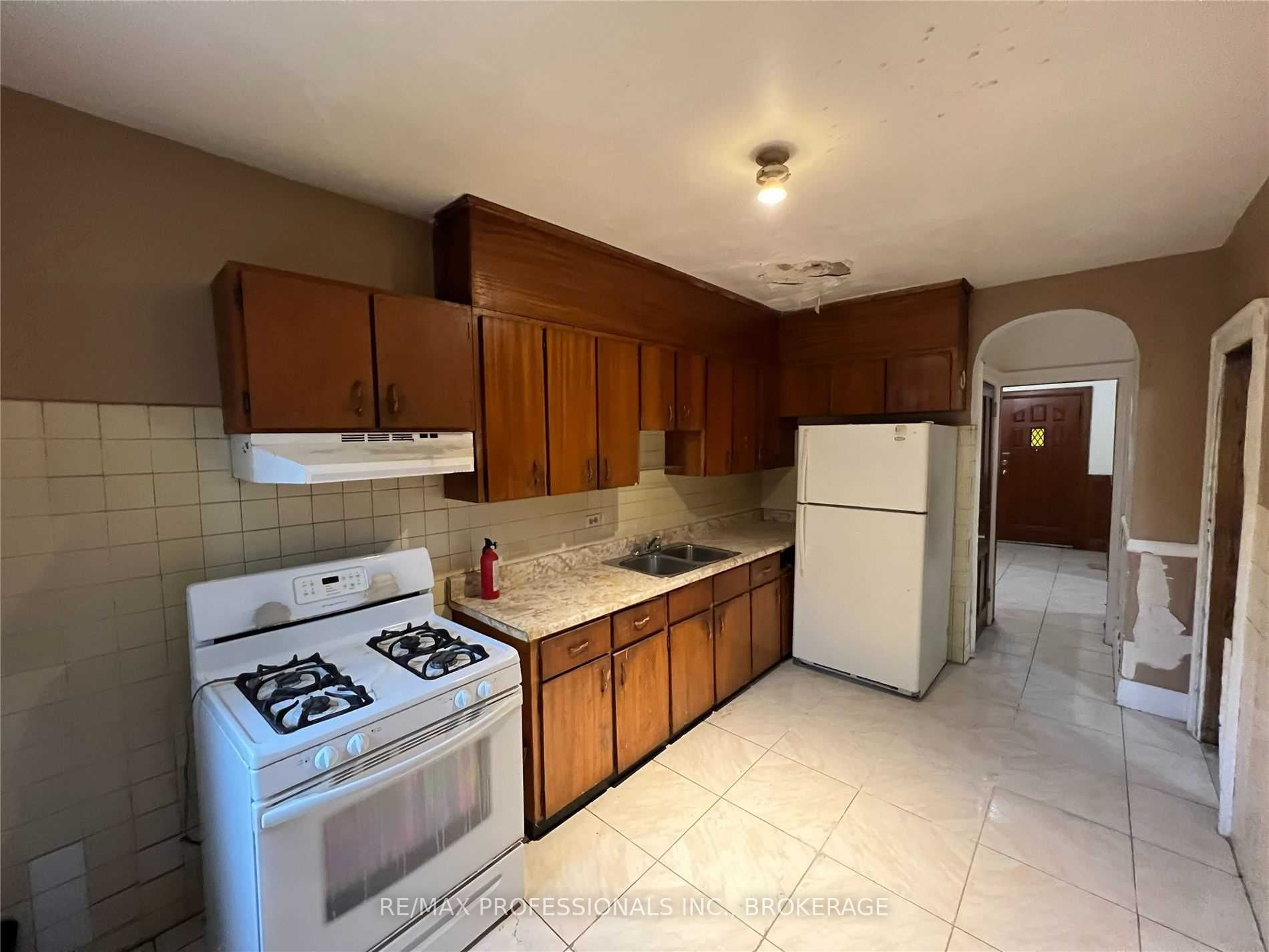 179 Northcliffe Blvd