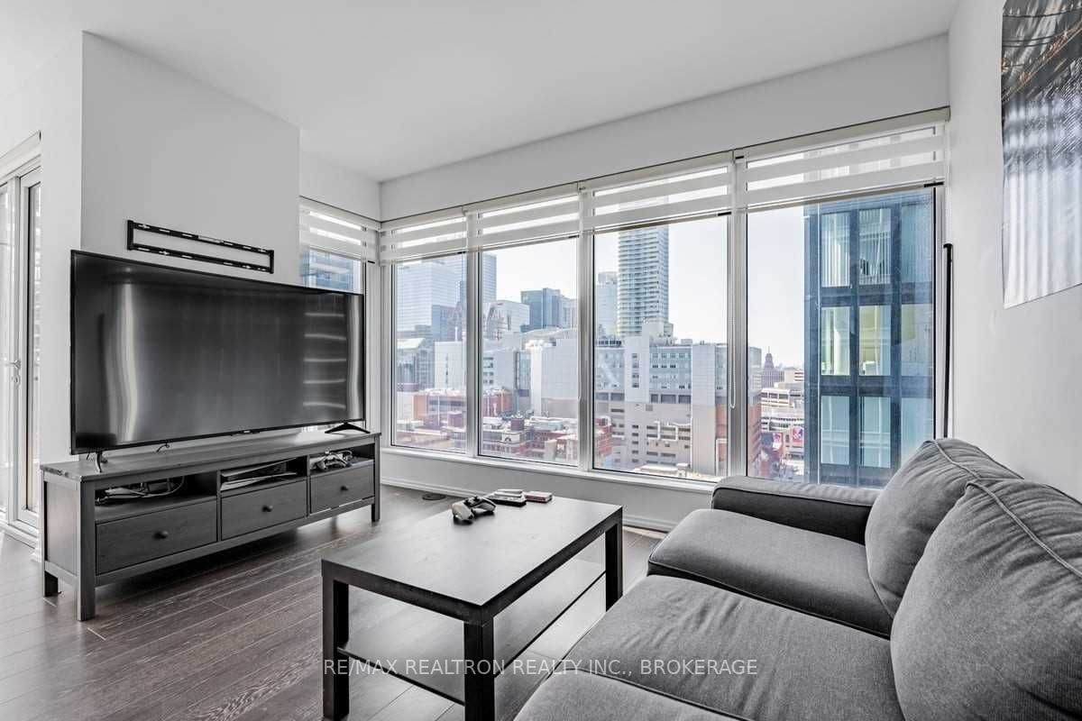 68 Shuter St, #2305
