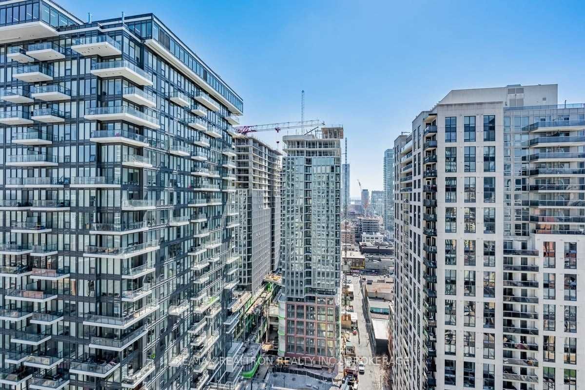 68 Shuter St, #2305