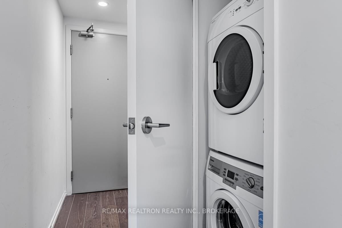 68 Shuter St, #2305
