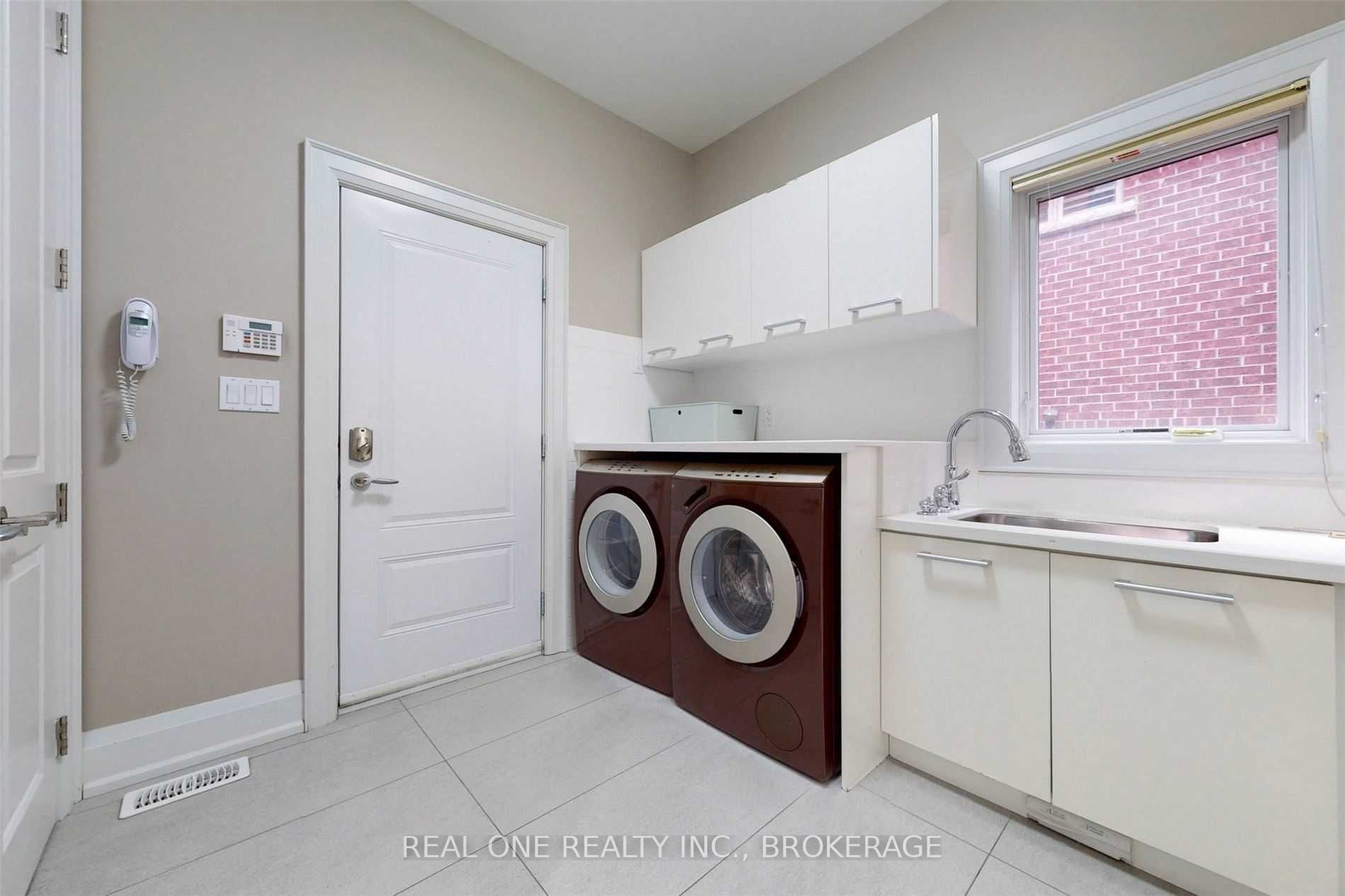Listing C6054325 - Large Photo # 3