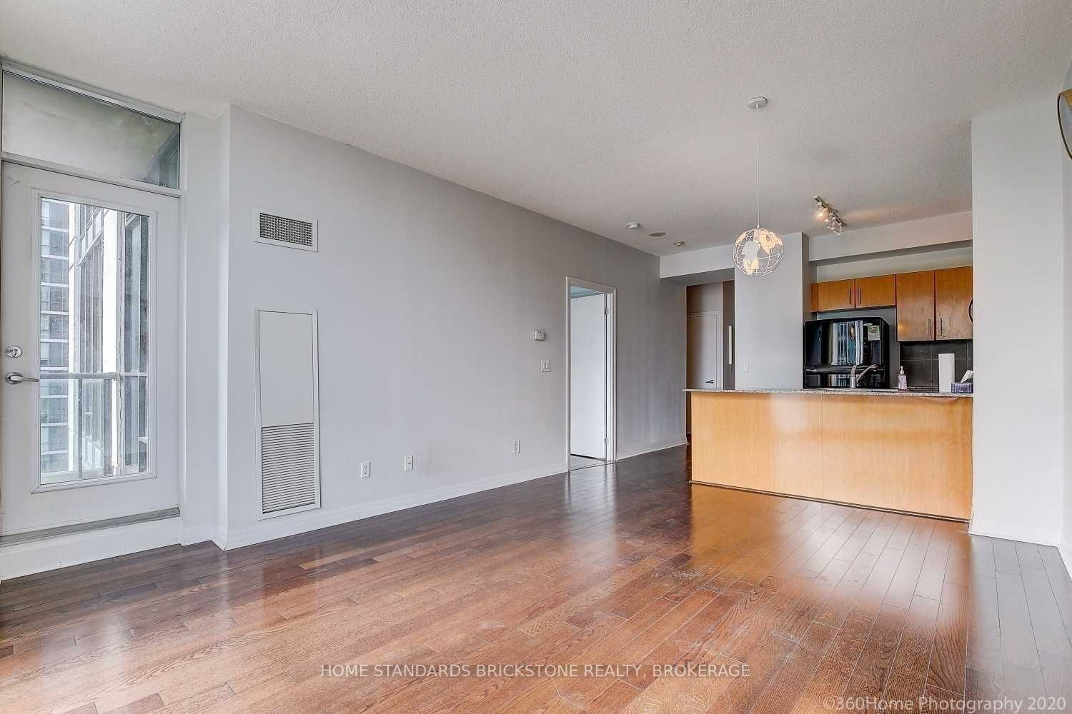 16 Yonge St, #3110