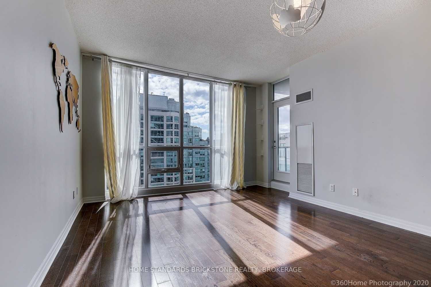 16 Yonge St, #3110