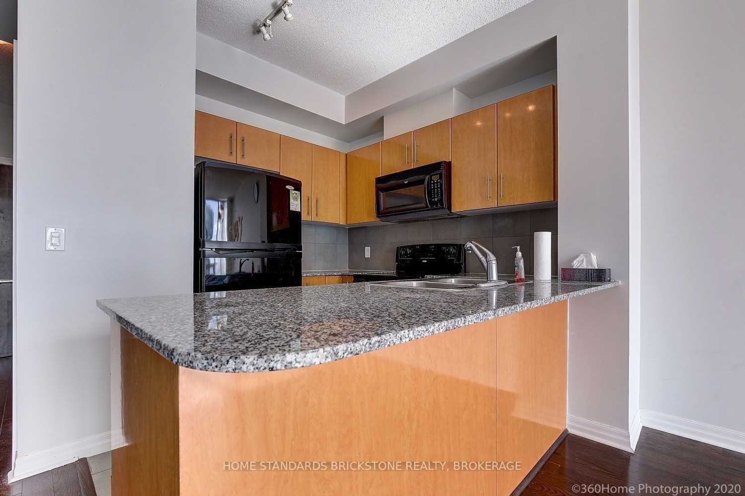 16 Yonge St, #3110