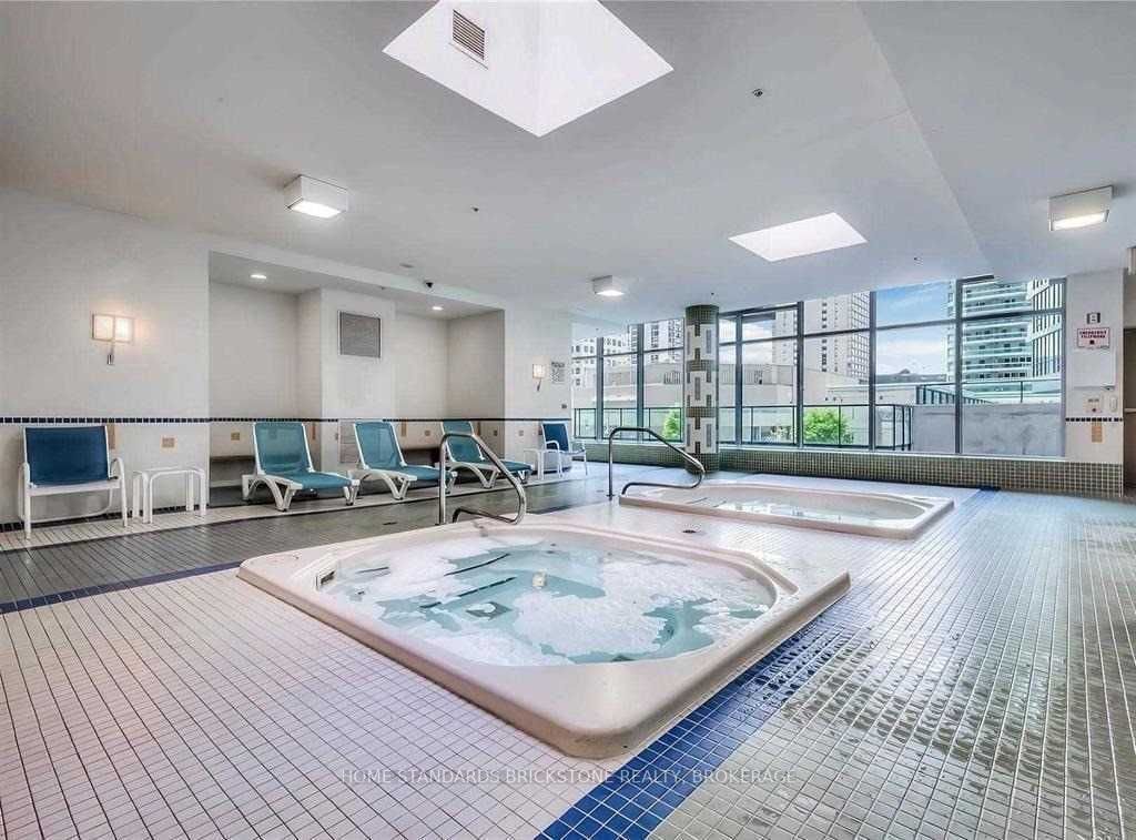16 Yonge St, #3110