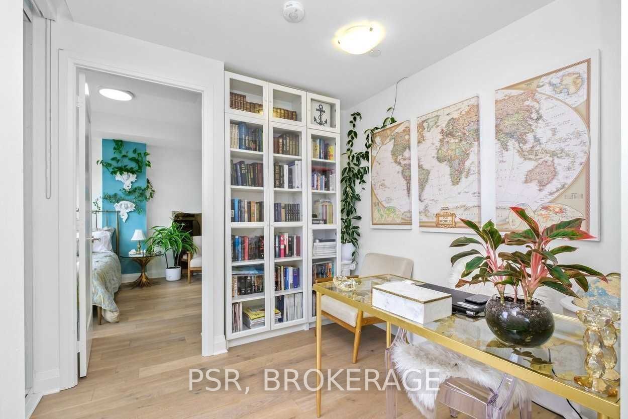151 Avenue Rd, #410