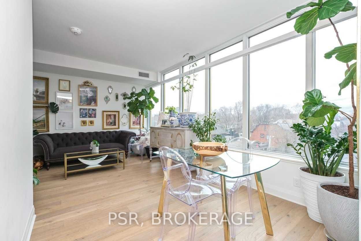 151 Avenue Rd, #410