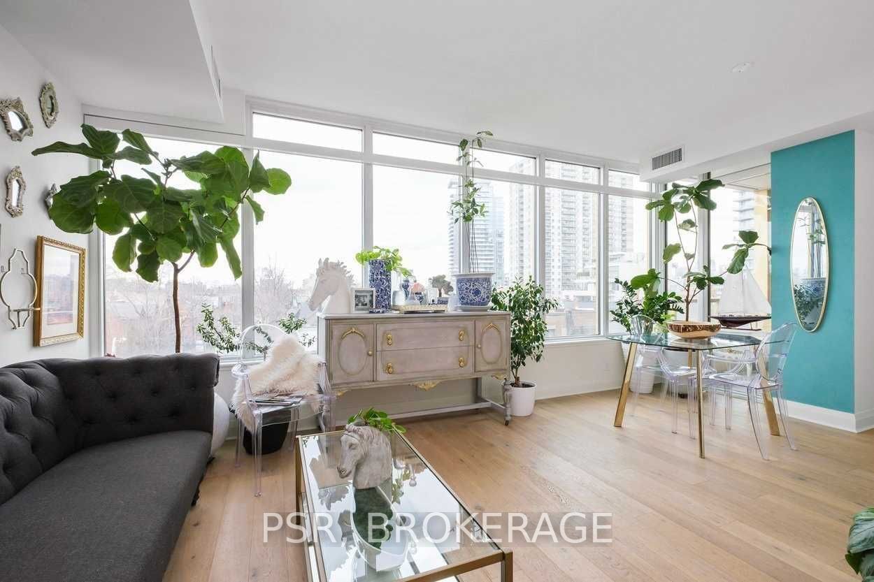 151 Avenue Rd, #410