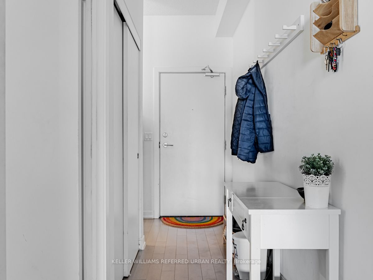10 Willison Sq, #1006