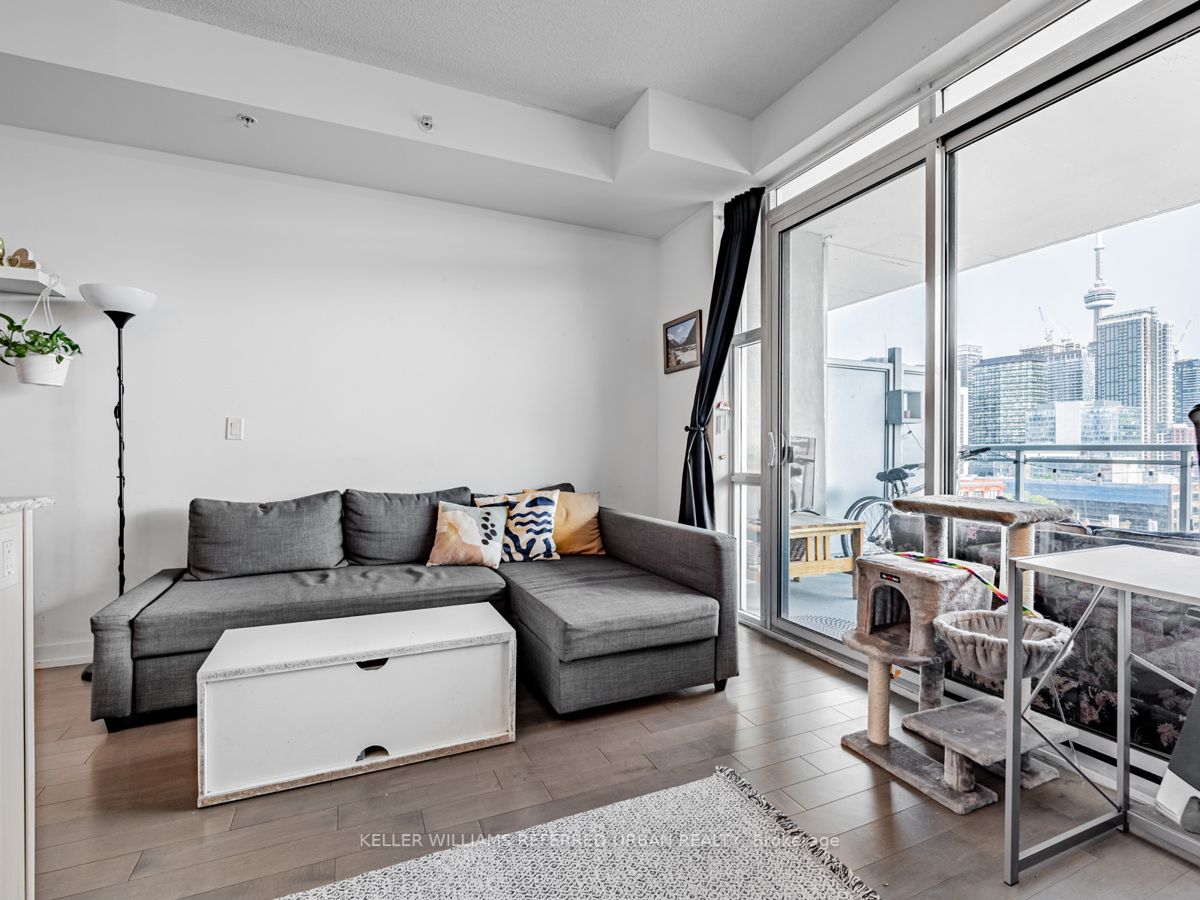 10 Willison Sq, #1006