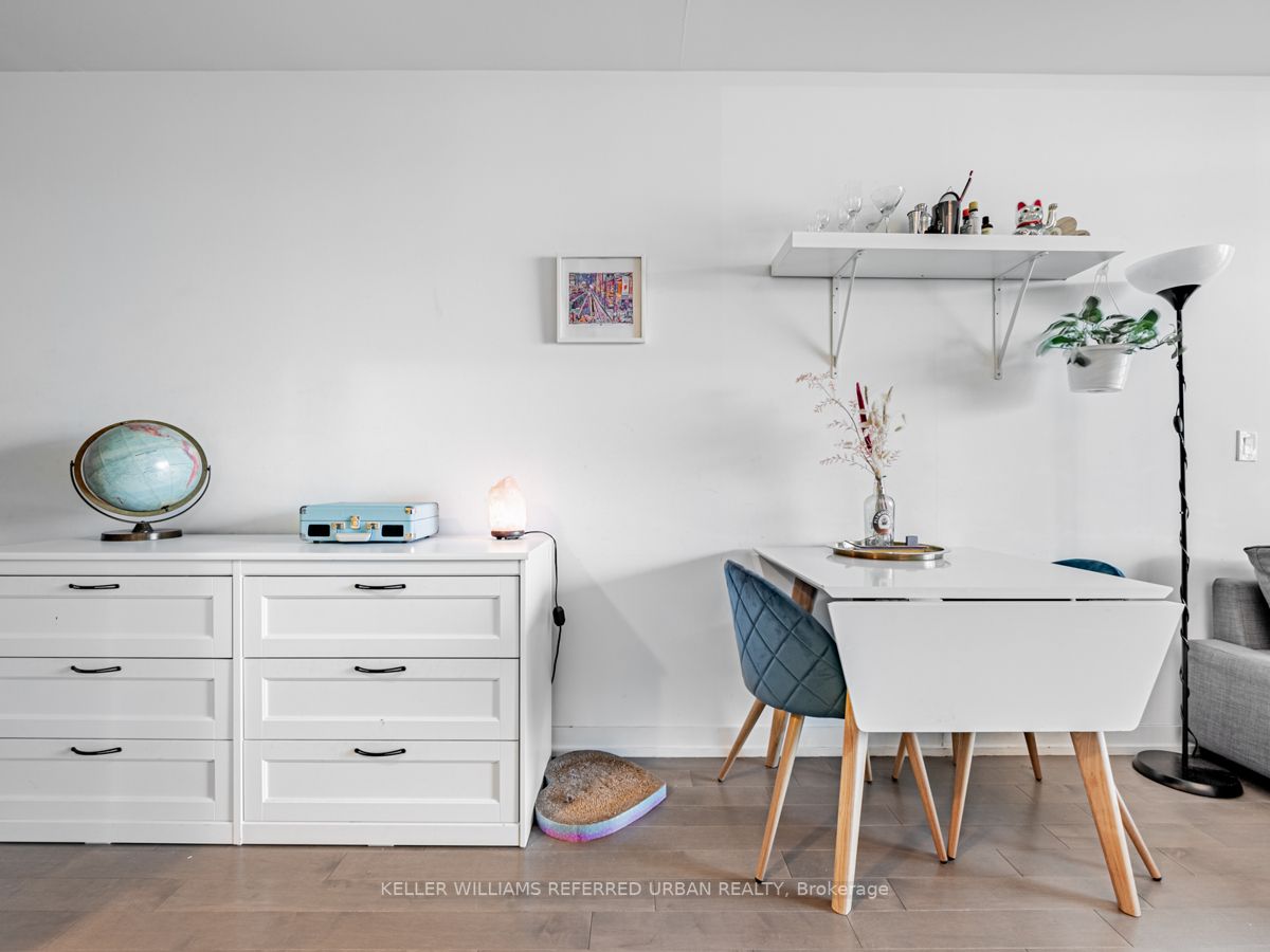 10 Willison Sq, #1006