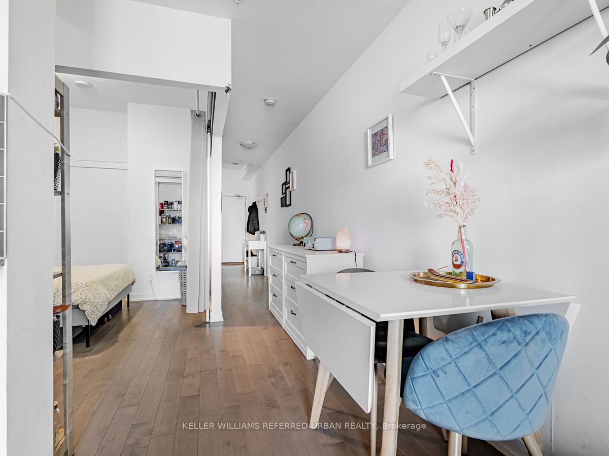 10 Willison Sq, #1006