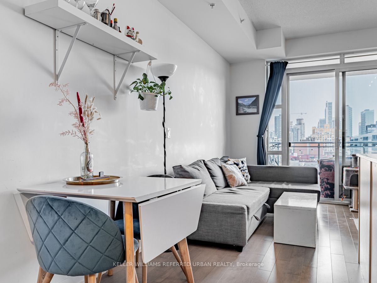 10 Willison Sq, #1006