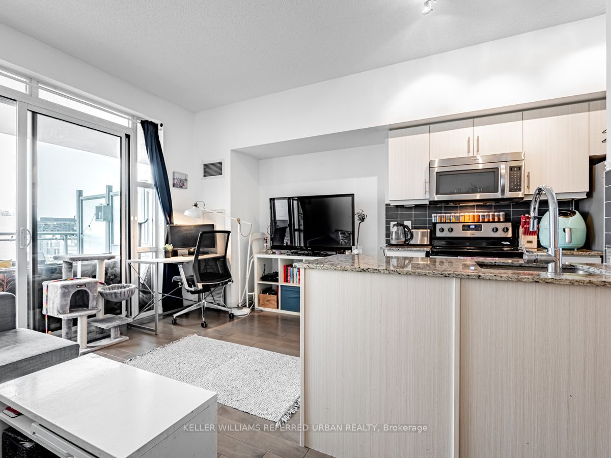 10 Willison Sq, #1006