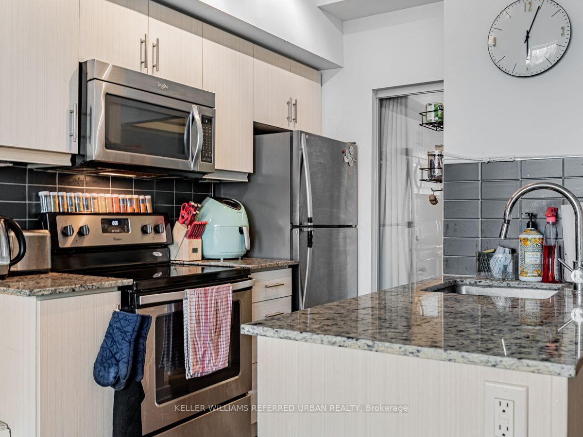 10 Willison Sq, #1006
