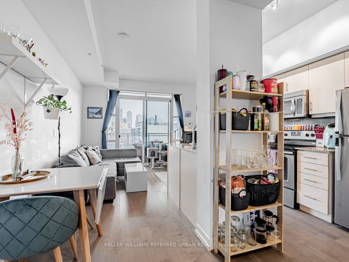 10 Willison Sq, #1006