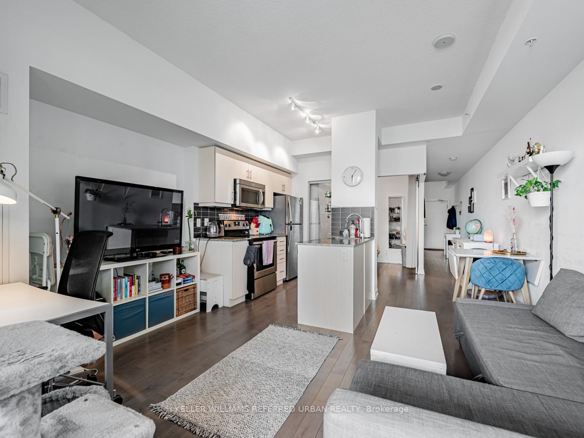 10 Willison Sq, #1006