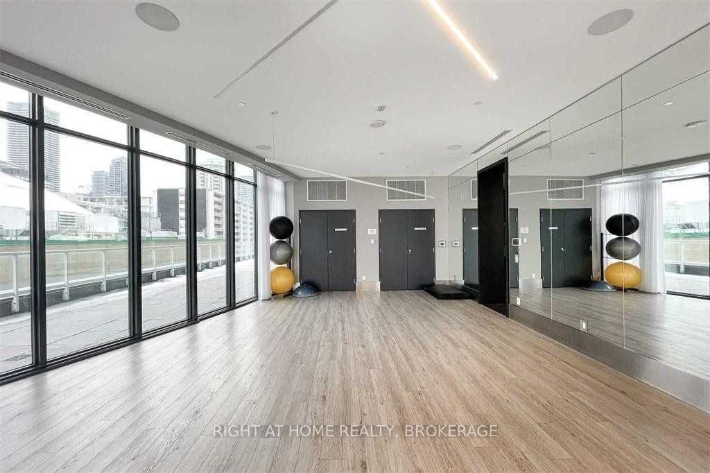 403 Church St, #3502