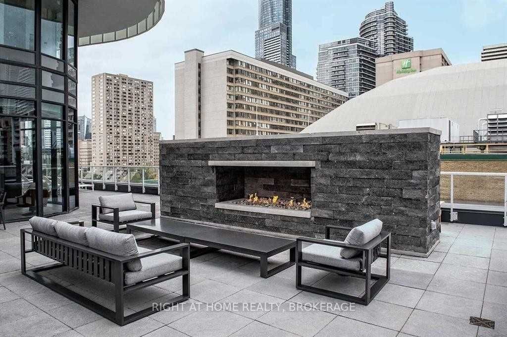 403 Church St, #3502
