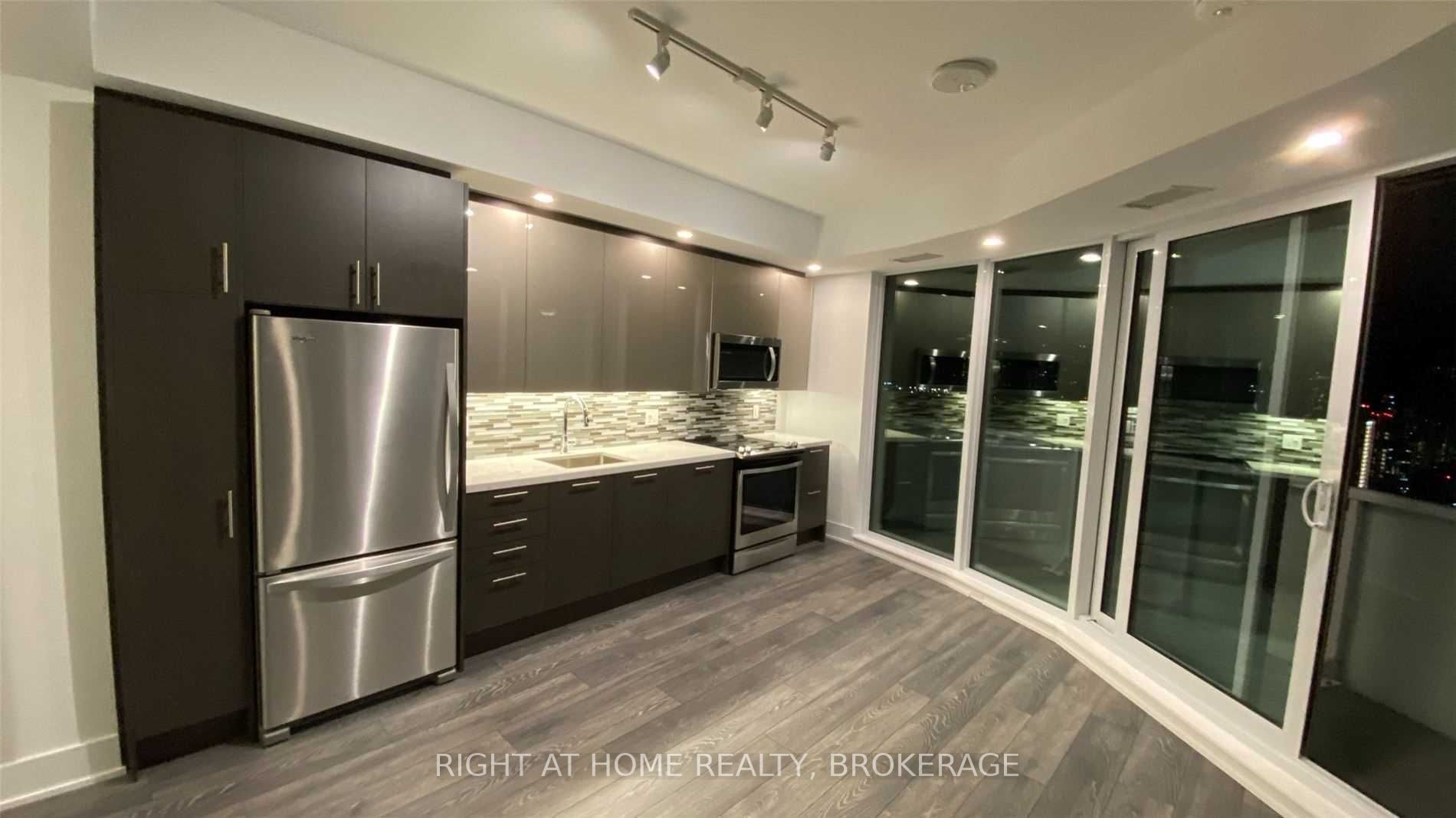 403 Church St, #3502