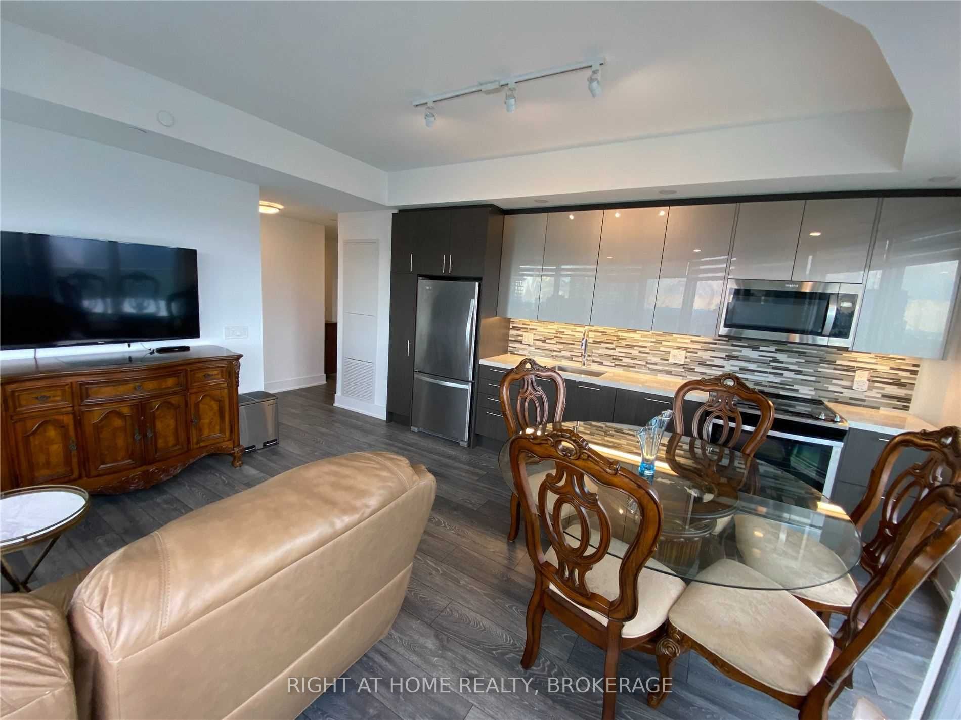 403 Church St, #3502