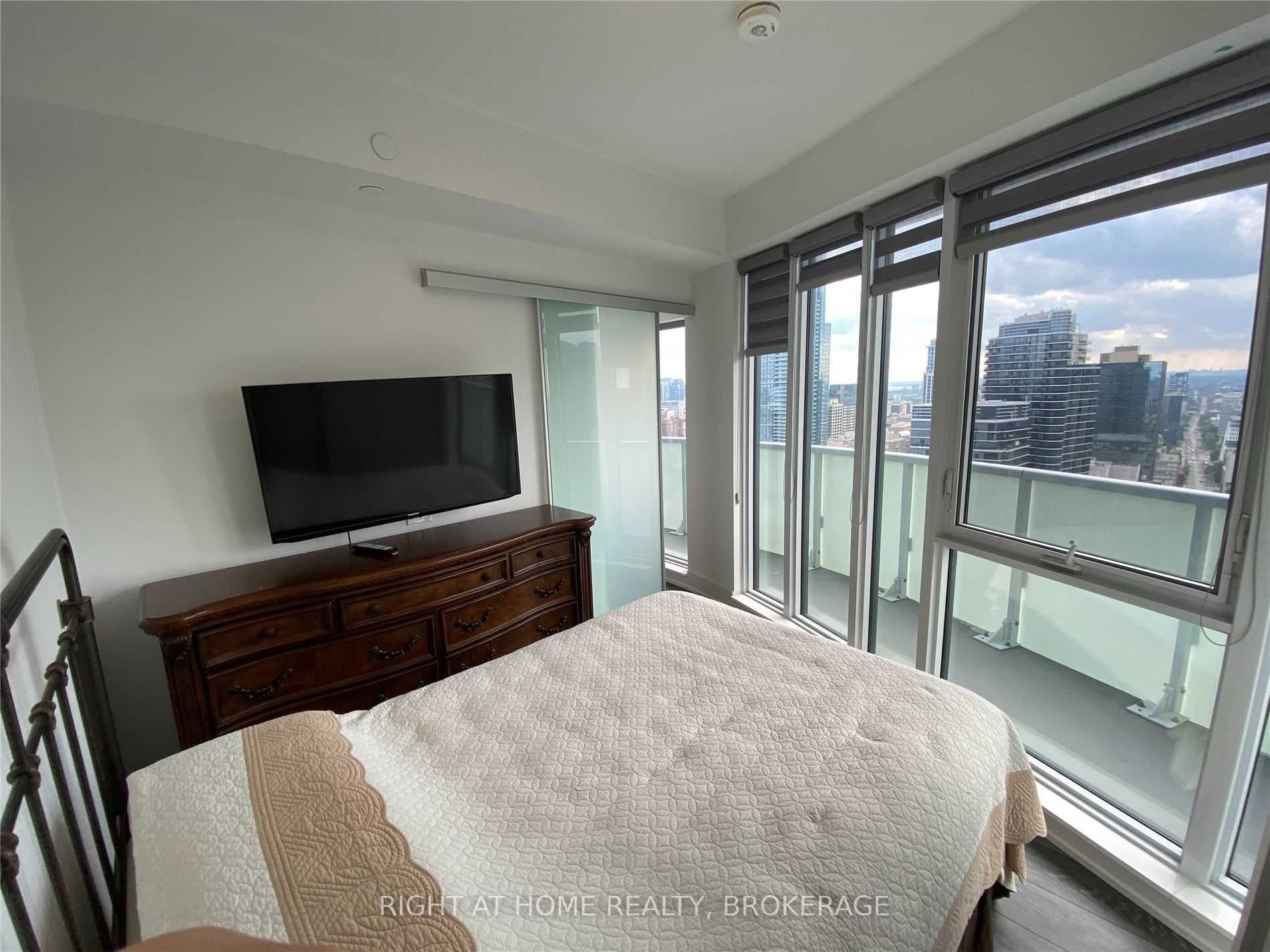 403 Church St, #3502