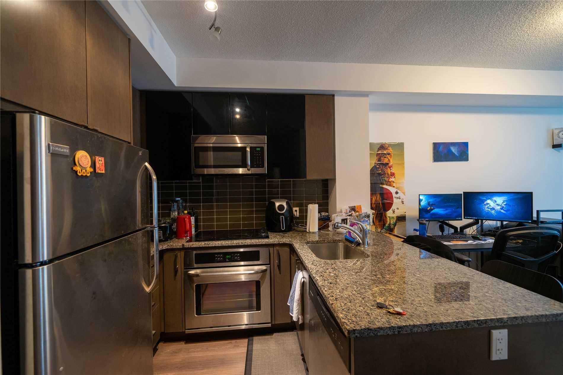 89 Dunfield Ave, #909