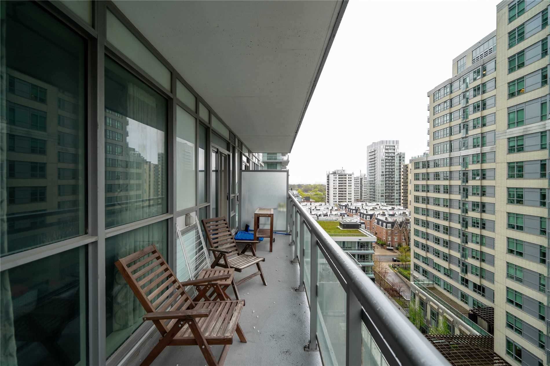 89 Dunfield Ave, #909