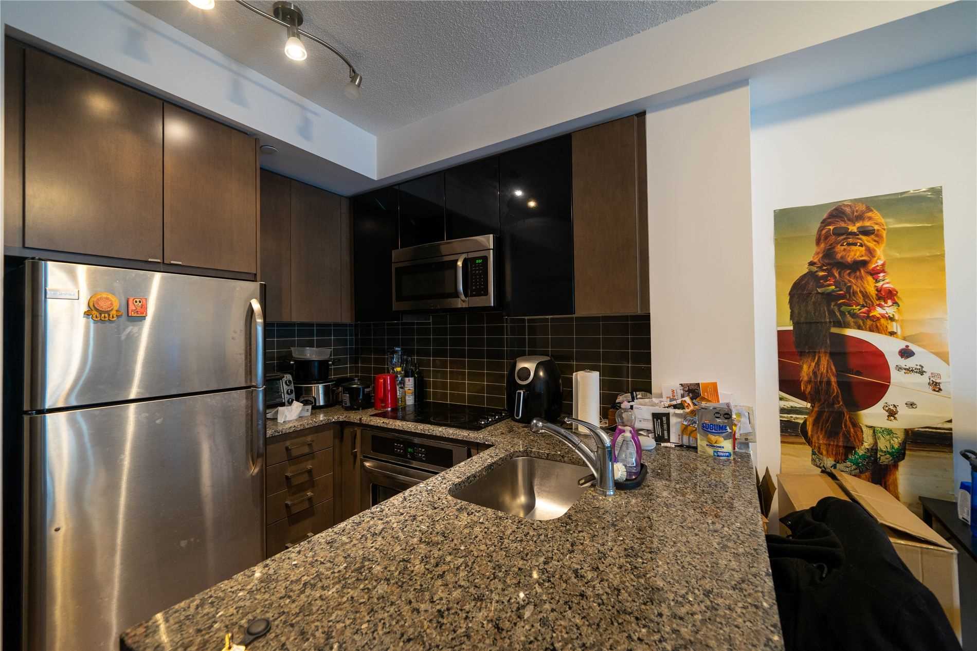 89 Dunfield Ave, #909
