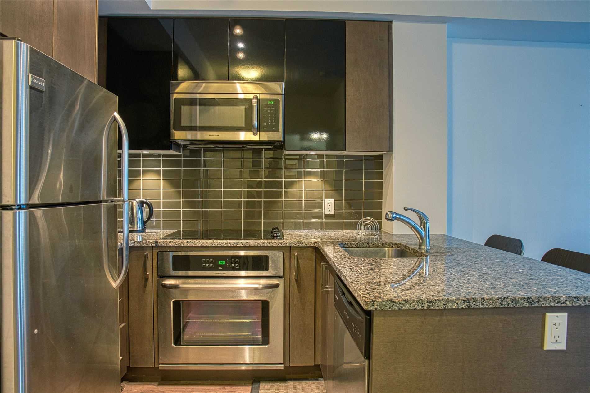 89 Dunfield Ave, #909