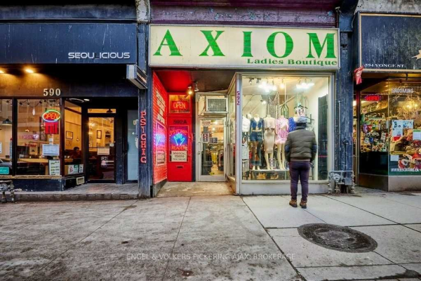 592 Yonge St