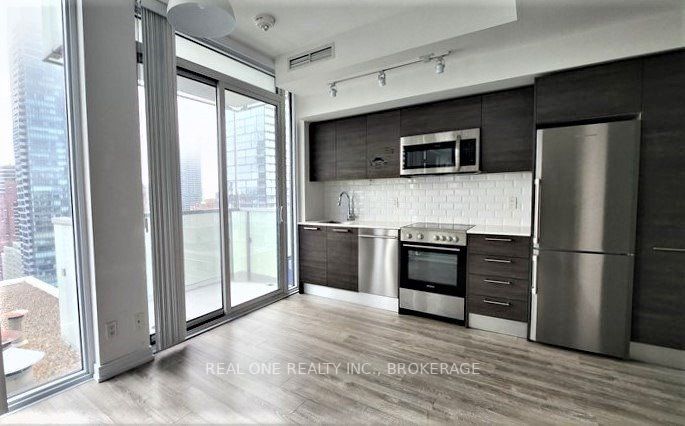 28 Wellesley Street E #2710