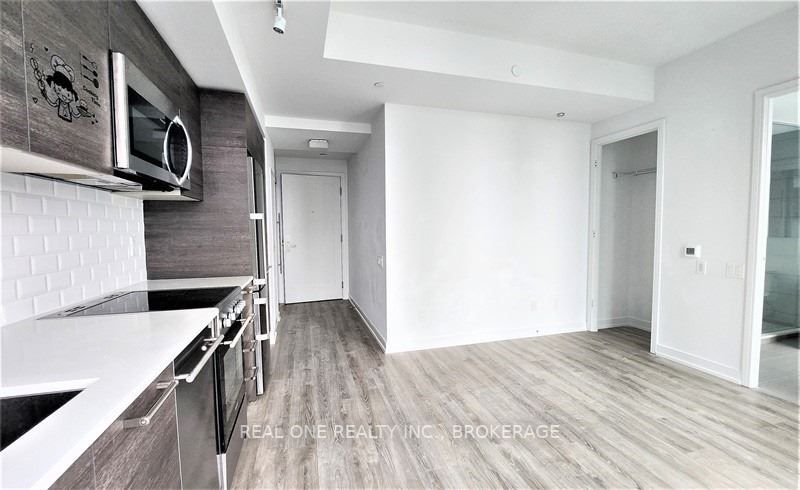 28 Wellesley Street E #2710