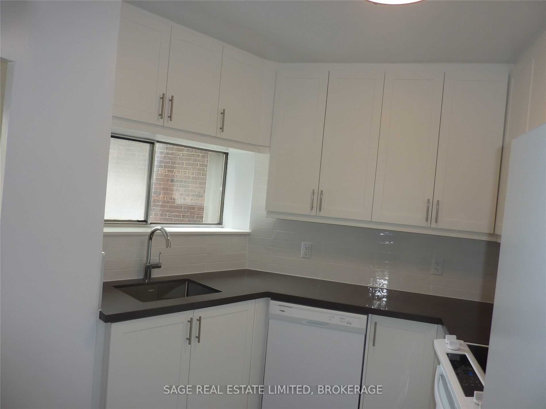 9 Deer Park Cres, #801