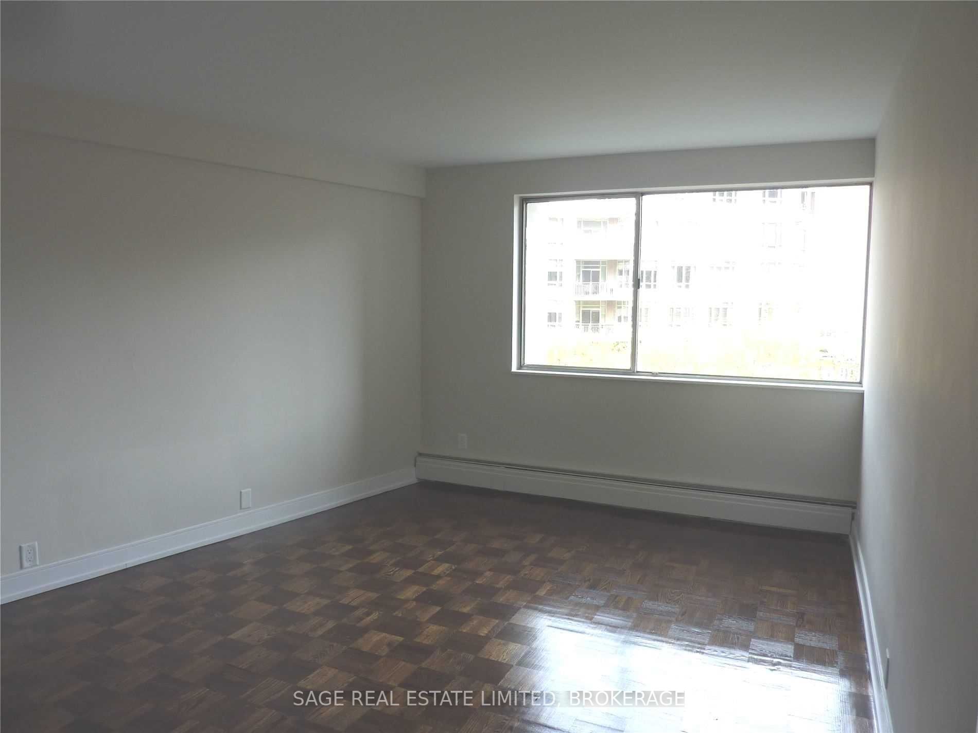 9 Deer Park Cres, #801