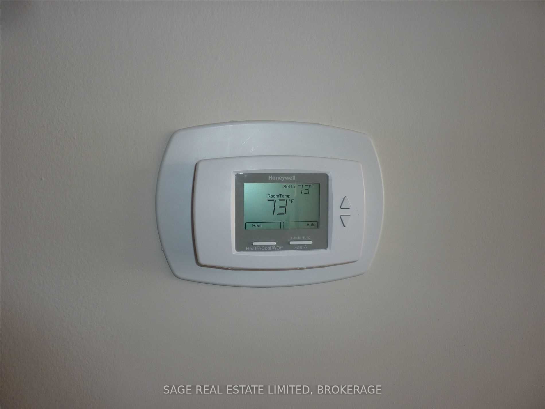 9 Deer Park Cres, #801