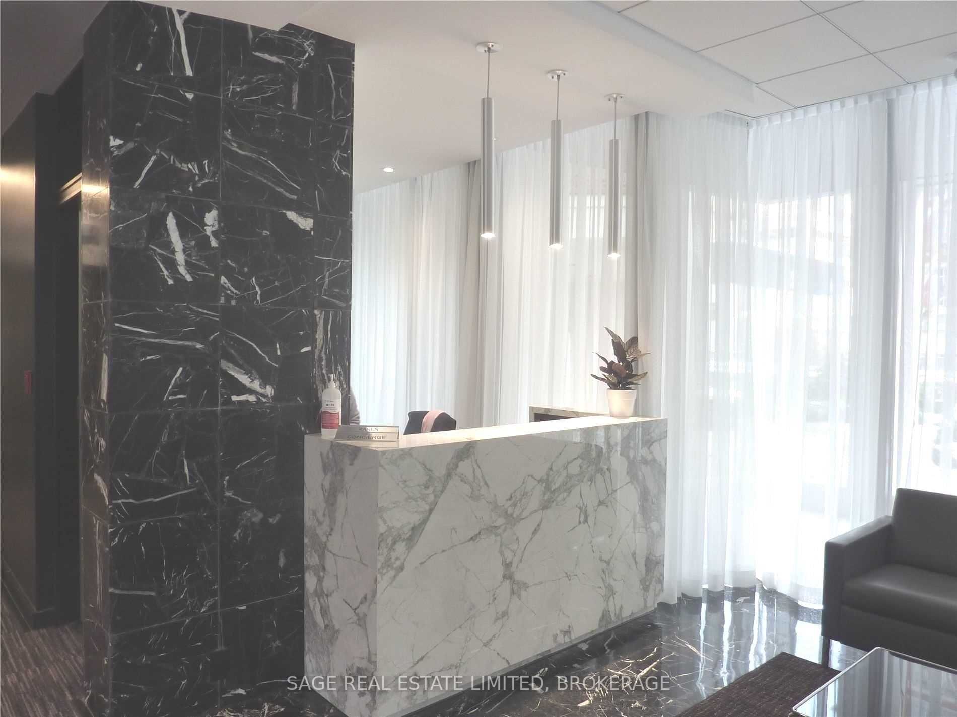 9 Deer Park Cres, #801