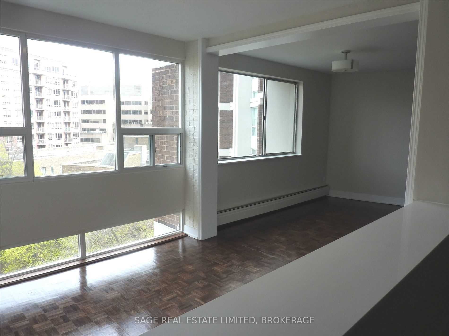 9 Deer Park Cres, #801