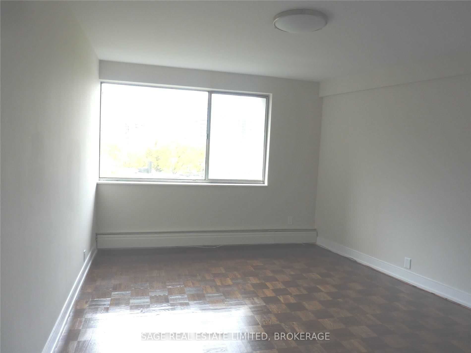 9 Deer Park Cres, #801