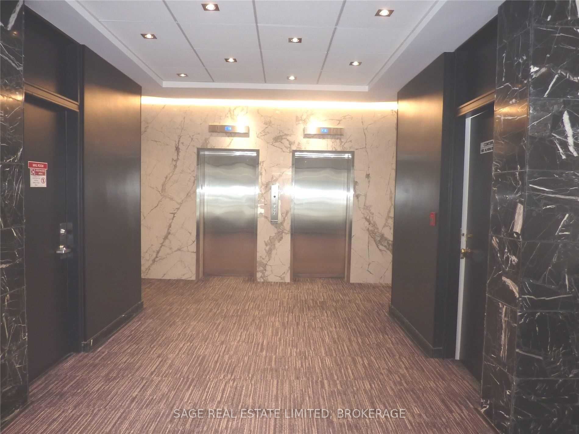 9 Deer Park Cres, #801