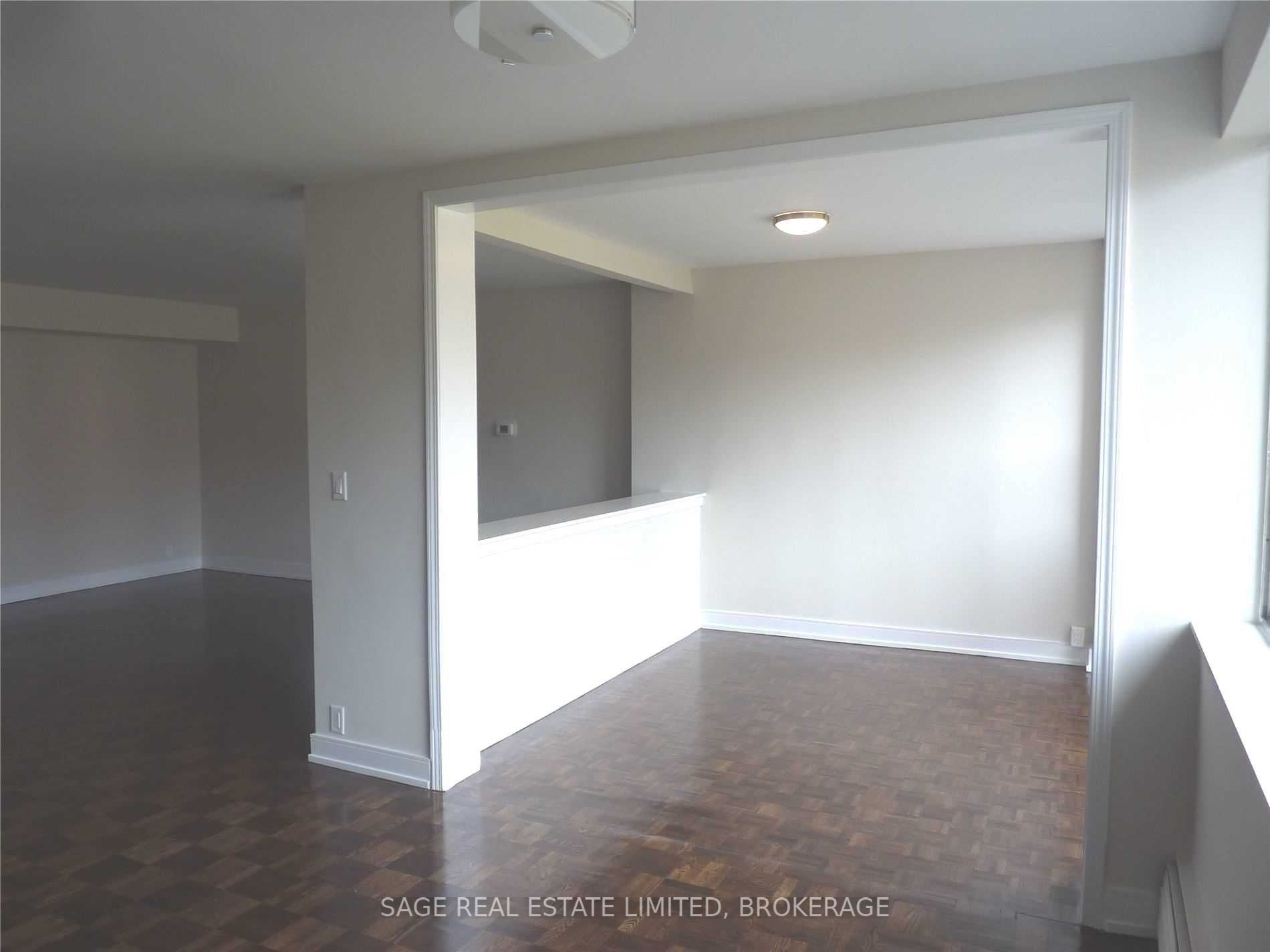 9 Deer Park Cres, #801