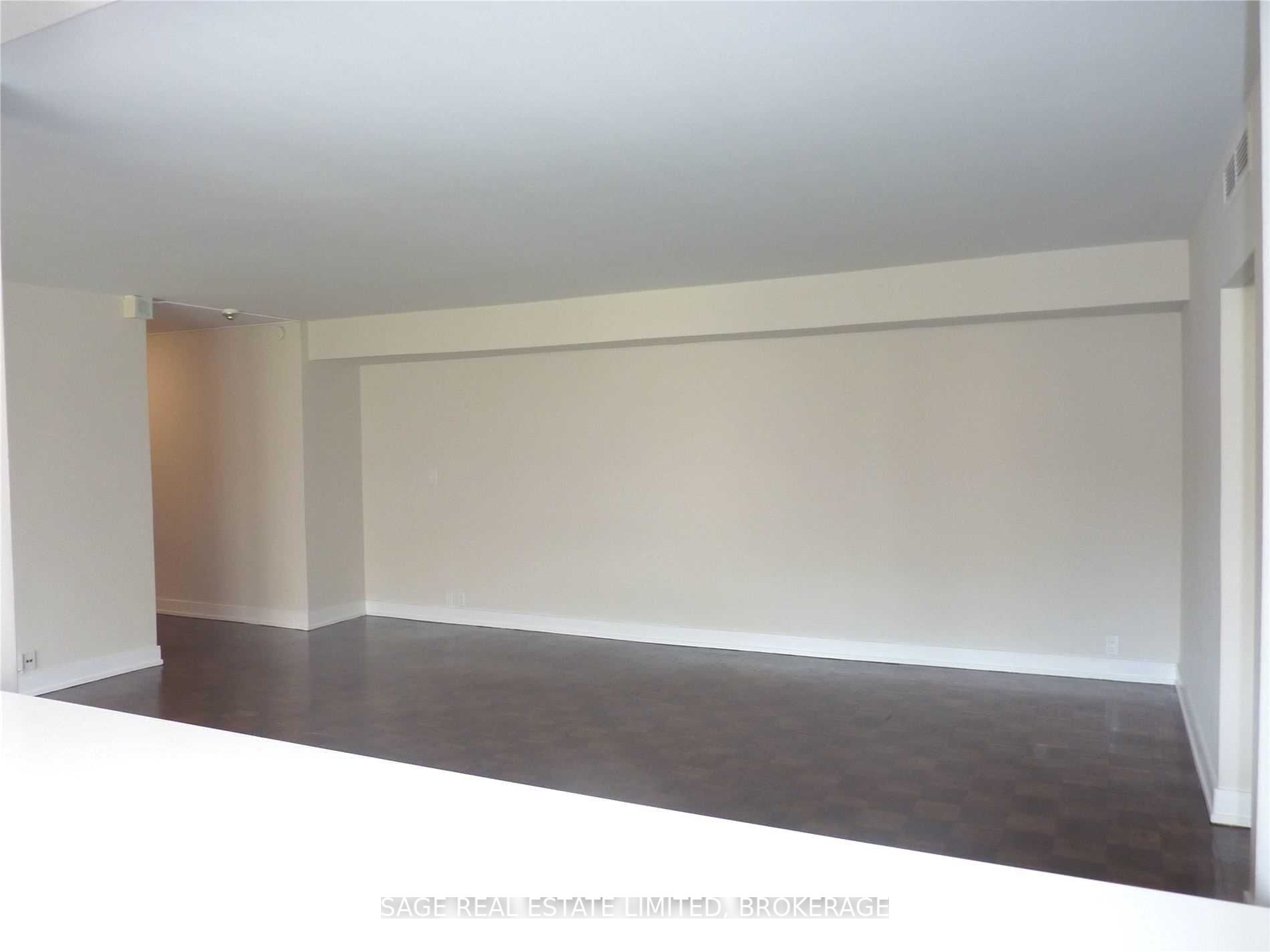 9 Deer Park Cres, #801